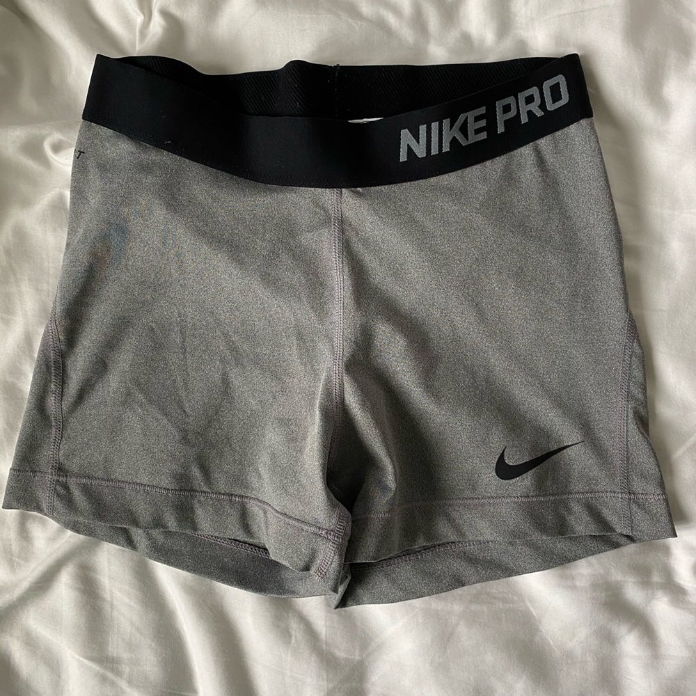 Grey Nike pro spandex